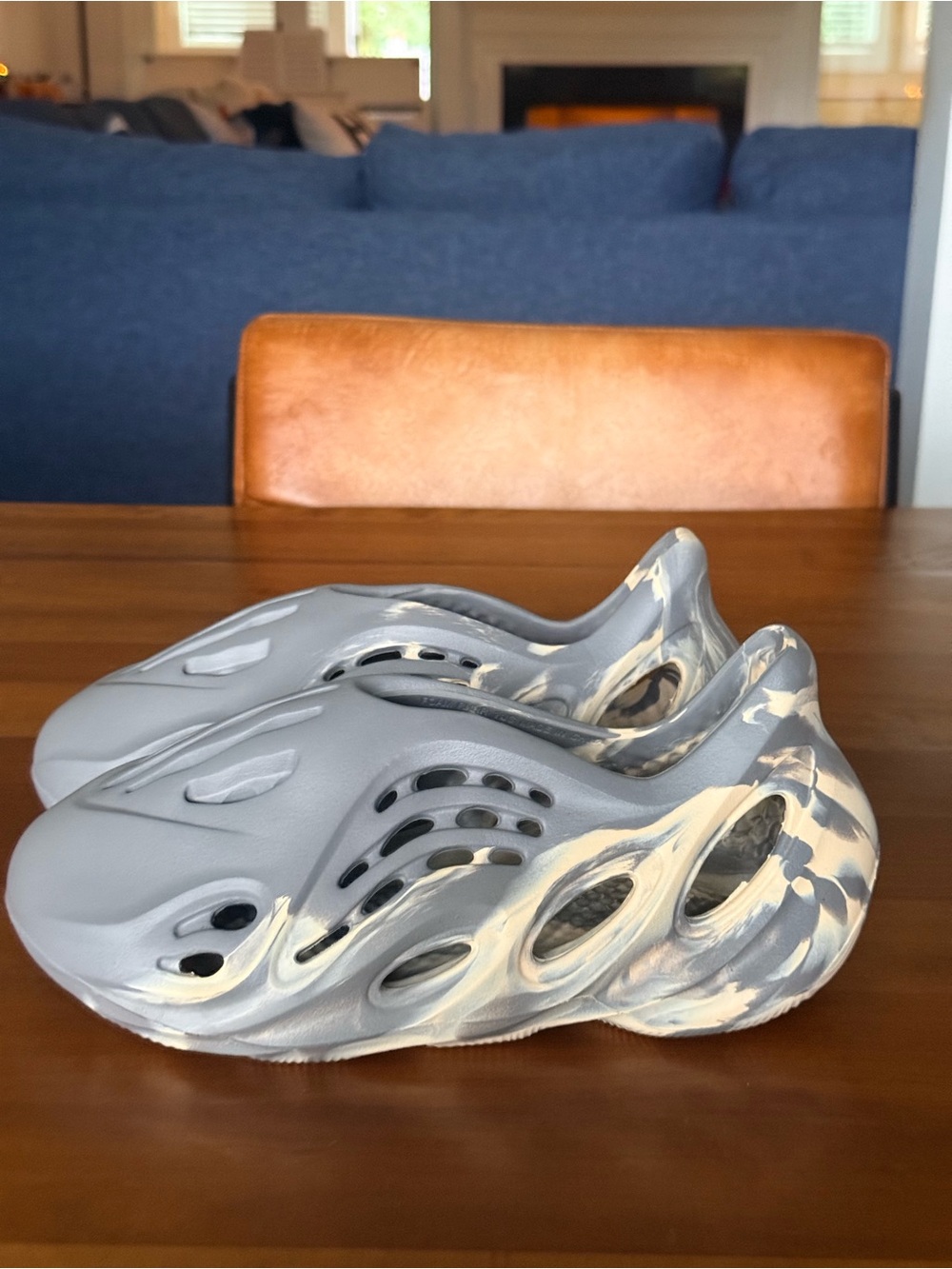 adidas Yeezy Men's Slip-On Foam Runner Clog in Light Gray and Cream Marble sz 7
